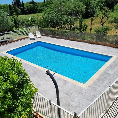 Confort Piscine Clim * Caux