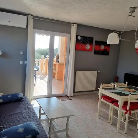 Confort Piscine Clim Appartement *