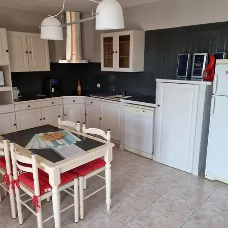 Confort Piscine Clim Appartement *